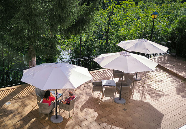 Terraza hotel Capitan, Cangas de Onís